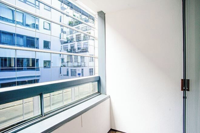 Room 4, Thesqua.re Saffron Hill Apartments, London