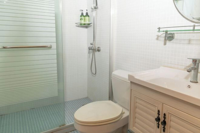 Bathroom 2, Haoke Renjia Inn, Suzhou