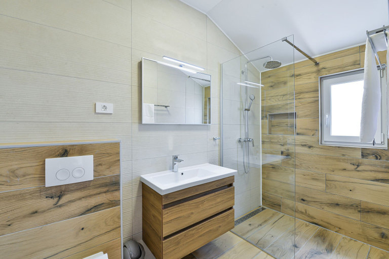 Room 4, Villa Rea 4 With Heated Pool, Privlaka