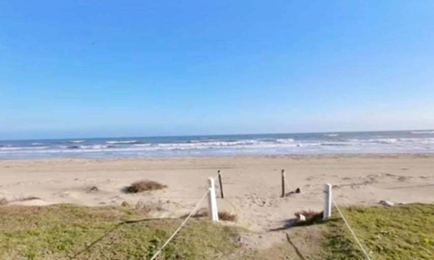 Primary image, Shipwrecked Getaway For 6, Galveston