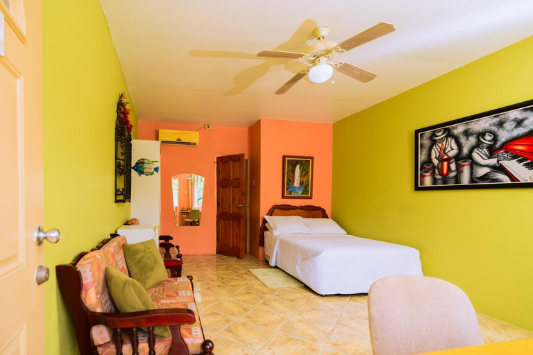 Bedroom 4, Carolyn's View Guesthouse