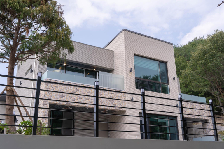 Exterior view 5, Gyeongju Sky Flower Astro Pool Villa, Gyeongju