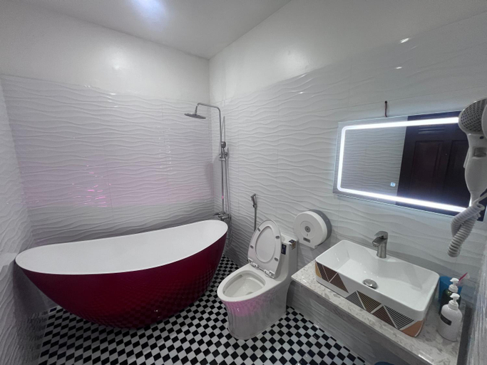 Bathroom, Hoang Yen Hotel, Tan Phu