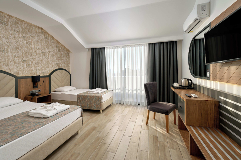 Bedroom 5, Grand Uysal Beach&Spa Hotel - All inclusive, Alanya