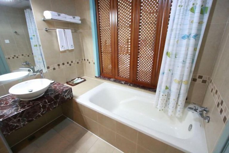 Bathroom 4, Boaoyudaiwan Hotel, Hainan
