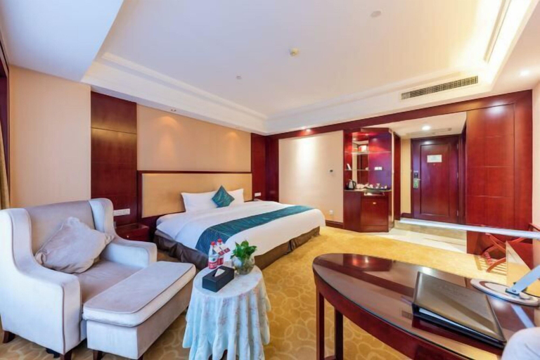 Bedroom 3, Huatian Hotel(Wuhan Xudong Metro Station), Wuhan