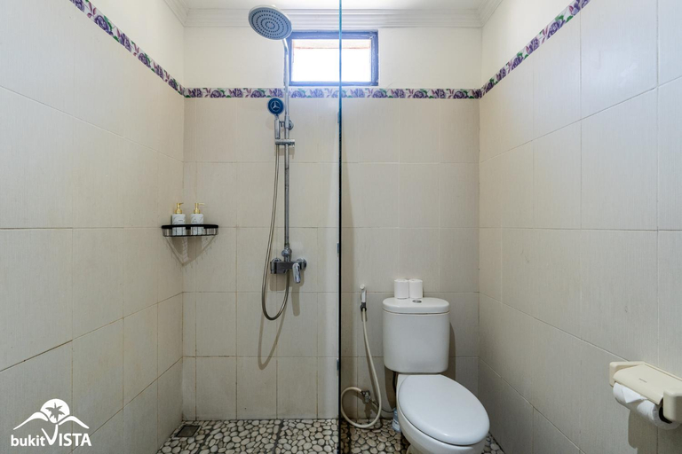 Bathroom 2, Romeo Beachfront Bungalow by Bukit Vista, Badung