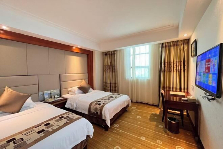 Bedroom 5, Huaxi International Hotel, Baise