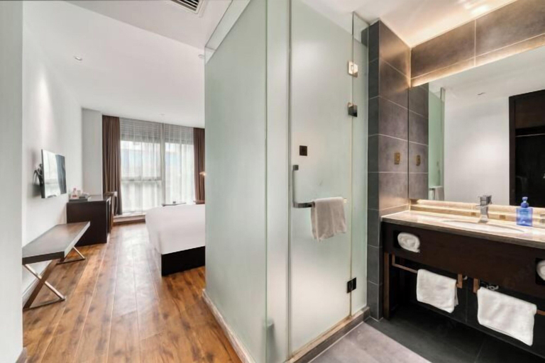 Bathroom 4, HanTing Hotel (Ningbo International Convention Center), Ningbo