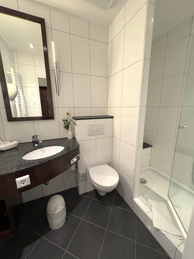 Bathroom 2, Akzent Hotel Holtje, Verden