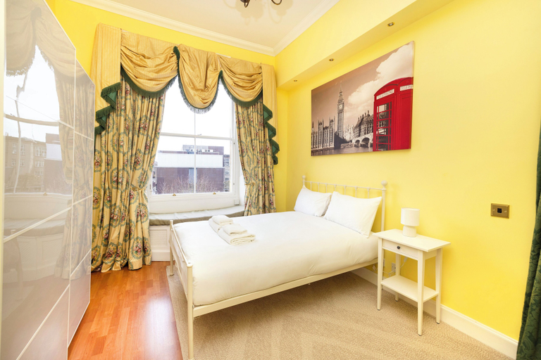 Room 2, Stylish Southside Flat Near Old Town, Edinburgh