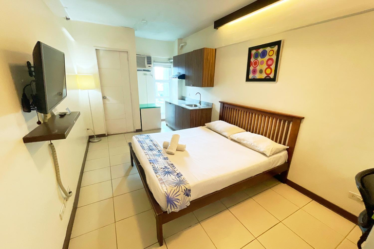 Bedroom 2, H Hotel Quezon City, Quezon City
