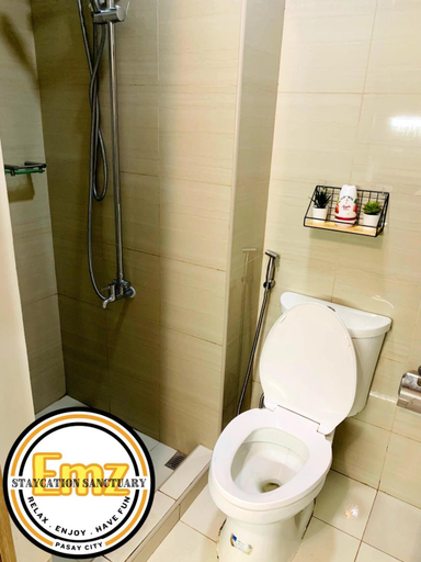 Bathroom 4, Win-Ter Staycation, Pasay City