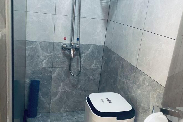 Bathroom 3, Yazhi Hotel, Qingyang