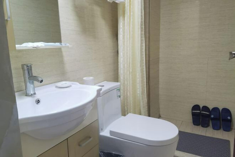 Bathroom 3, Ruyilou Hostel, Wenzhou
