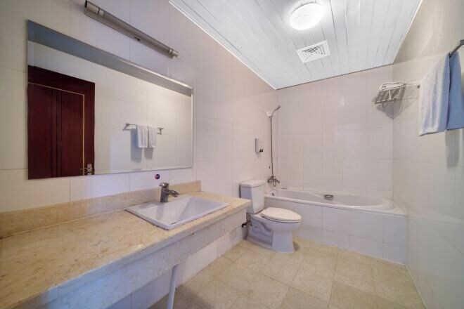 Bathroom 3, Jupu Business Hotel, Shanghai