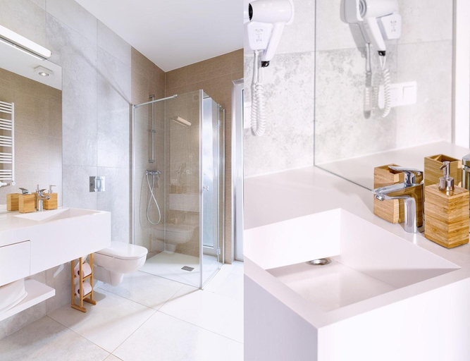 Bathroom, Apartment With a Pool, Attractions for Children, Koszalin