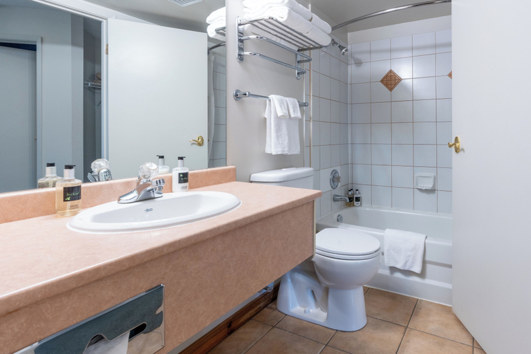 Bathroom 4, Sundance Lodge, Thompson-Nicola