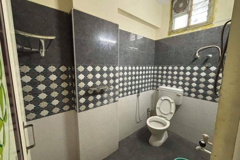 Bathroom 4, Srinivasa Hotel, Chittoor