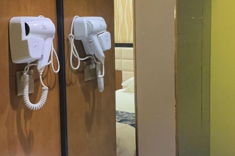 Bathroom 4, Bingchuan International Hotel, Altay