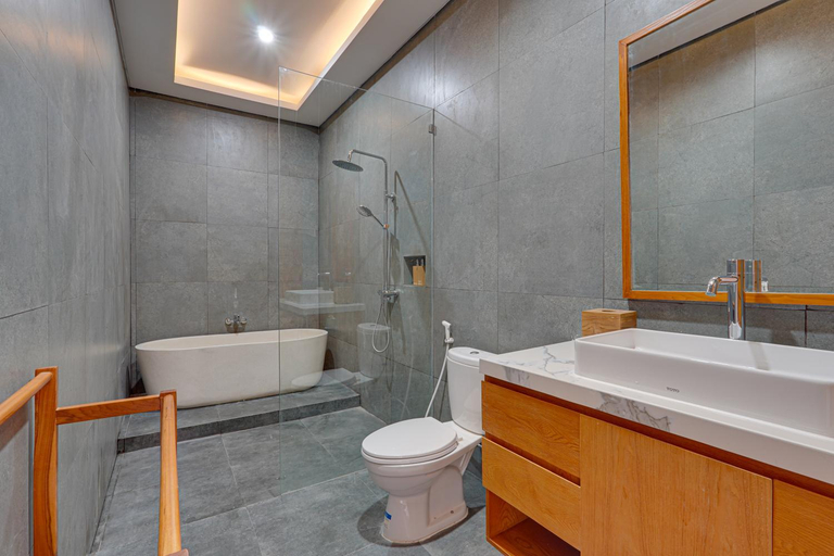 Bathroom 2, Villa Umahera 2 Canggu near Pererenan Beach, Badung