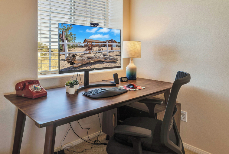 Interior 4, Oasis, San Bernardino