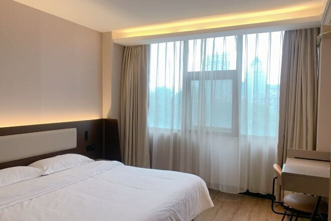 Bedroom 3, HanTing Hotel (Hangzhou Wulinmen Subway Station), Hangzhou