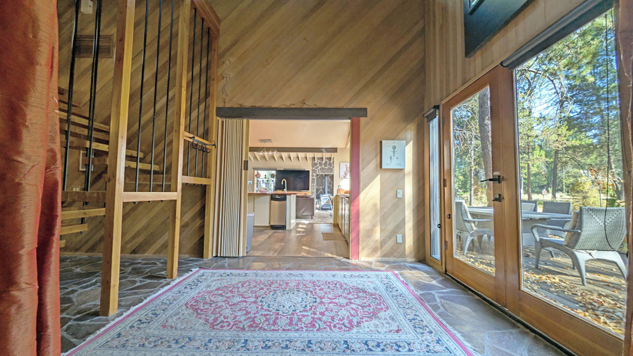 Interior 5, Salishan 5, Deschutes