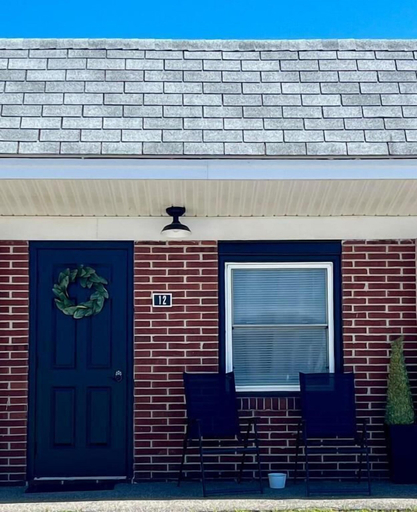 Exterior detail, Lincoln House Motel, Penobscot