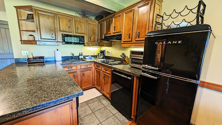 Interior 4, Mt Bachelor Retreat - 221, Deschutes