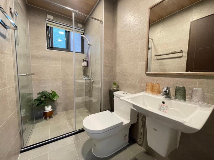 Bathroom, Ling Lai B&B, Pingtung