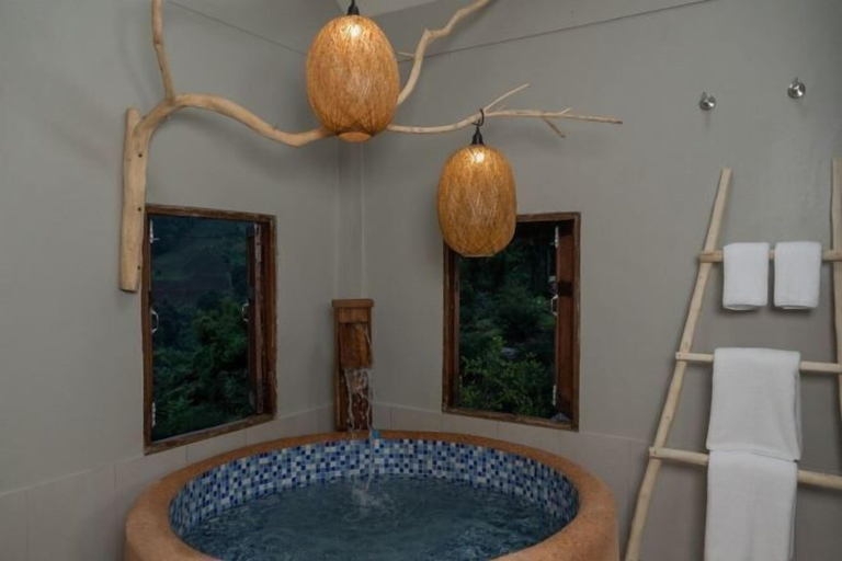Bathroom 3, Chai Cheevit Maesa, Mae Rim
