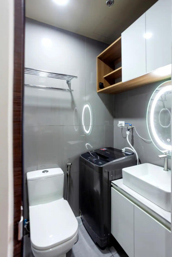 Bathroom 5, COZY SKYLINE CONDO in MAKATI, Makati City