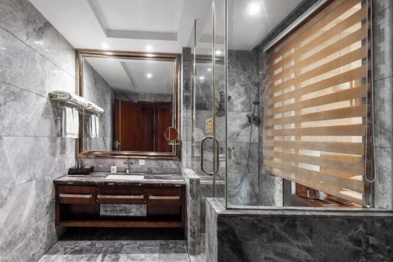 Bathroom 3, Hengrong Holiday Hotel, Chongqing