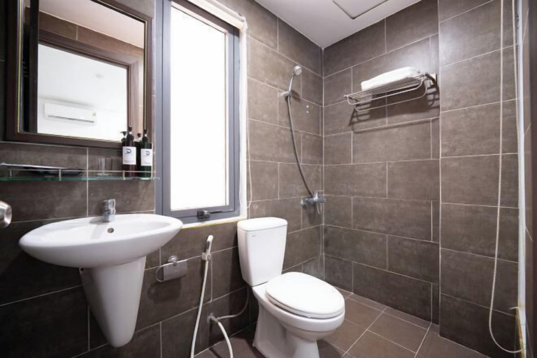 Bathroom 3, AOA Danang Beach Hotel, Da Nang