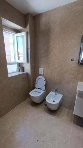 Bathroom 5, Henry's Apartment, Tiranës