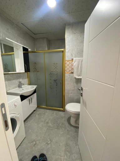 5, ada mevan otel, Merkez