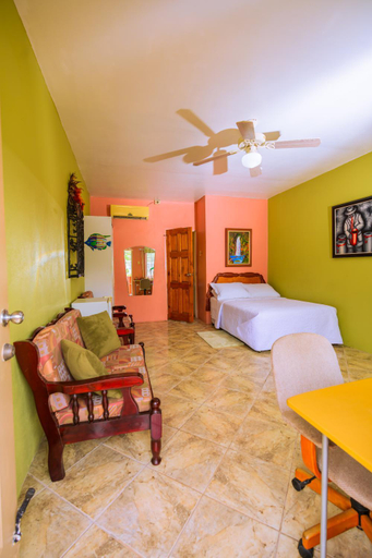 Bedroom 2, Carolyn's View Guesthouse