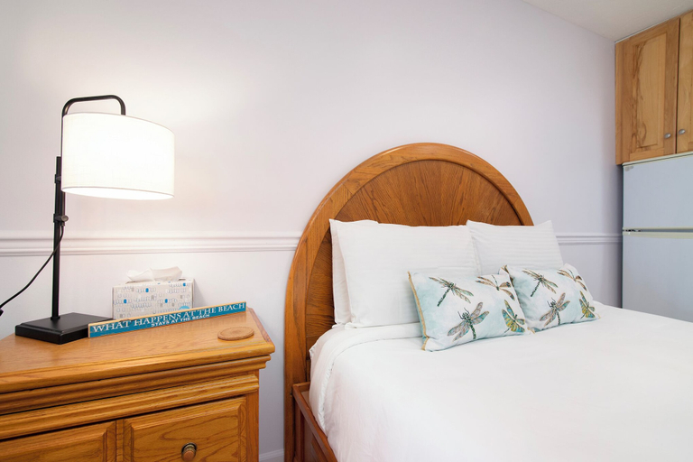 Interior 3, Walkout Beachfront Condo: Pointes North Resort 106, Grand Traverse