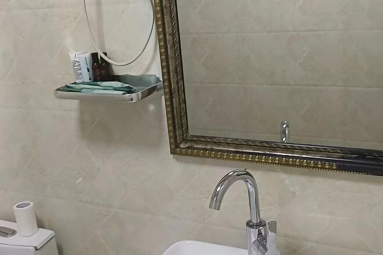 Bathroom 3, Tianliyuan Hotel, Hulunbuir
