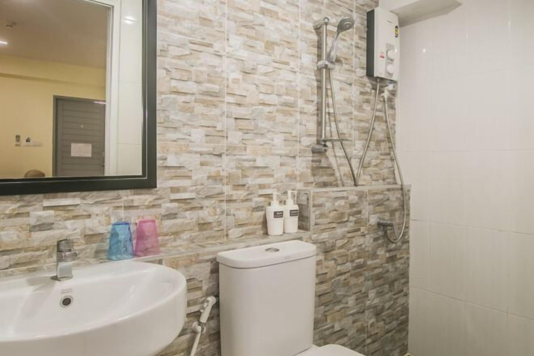 Bathroom 4, Petchsiri Boutique Hotel, Bang Khen
