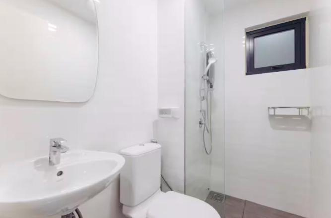 Bathroom 2, KidsVille Shamelin Star KLCC View Infinity Pool, Kuala Lumpur