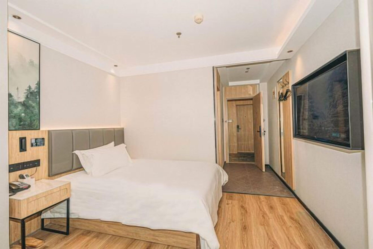 Bedroom 2, GreenTree Inn Express Hotel, Beijing