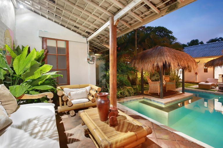 Sport & Beauty 2, Seminyak Beach Seagrass Villa 4BR - pool & staff, Badung