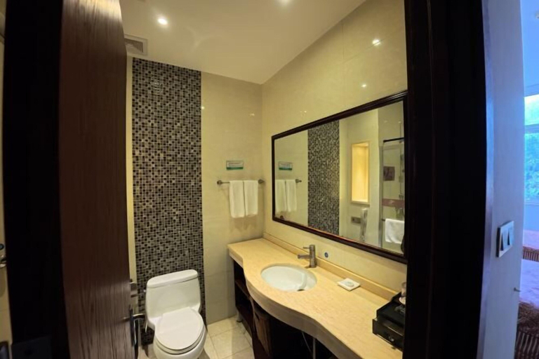 Bathroom 4, Junteng Hotel, Jinan