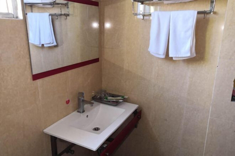 Bathroom, Shangrao Raowei Hotel, Shangrao