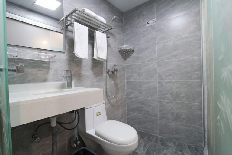 Bathroom 3, Haoshang Business Hotel, Shanghai