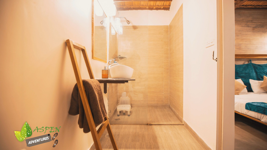 Bathroom 3, Aspen Riverside Resort, Garhwal