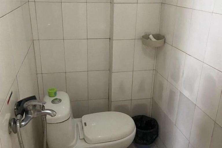 Bathroom 3, Jinju Hostel, Shanghai