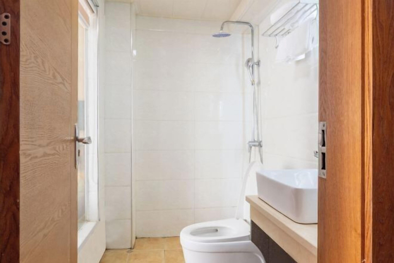 Bathroom 3, Kunming Xiangyi Business Hotel, Kunming